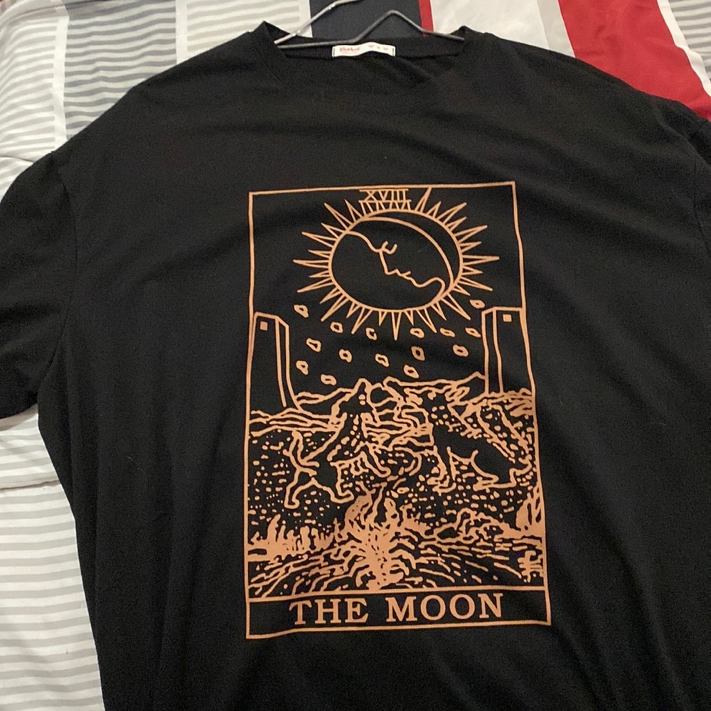 i bought these 3 shirts on shein, 2 black are large, white is medium